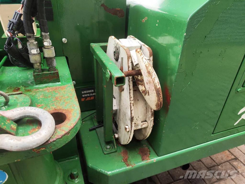 Unic URW 706 CDE Pásové jeřáby