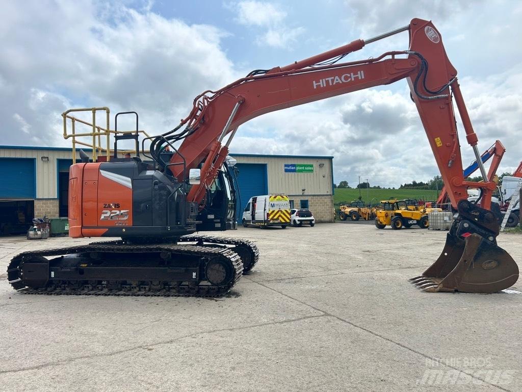 Hitachi ZX225 USLC-7 Pásová rýpadla