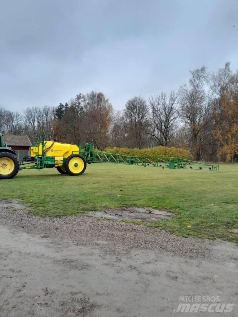 John Deere M 740 i Tažené postřikovače
