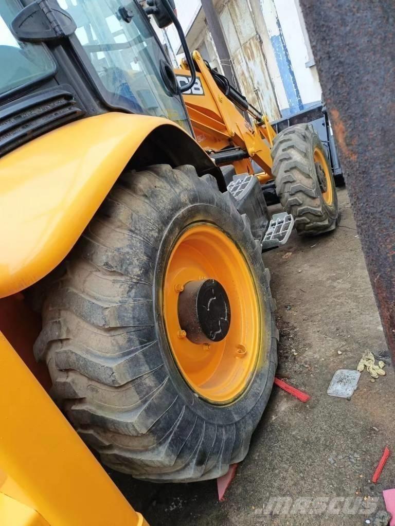 JCB 3 CX Kolová rýpadla