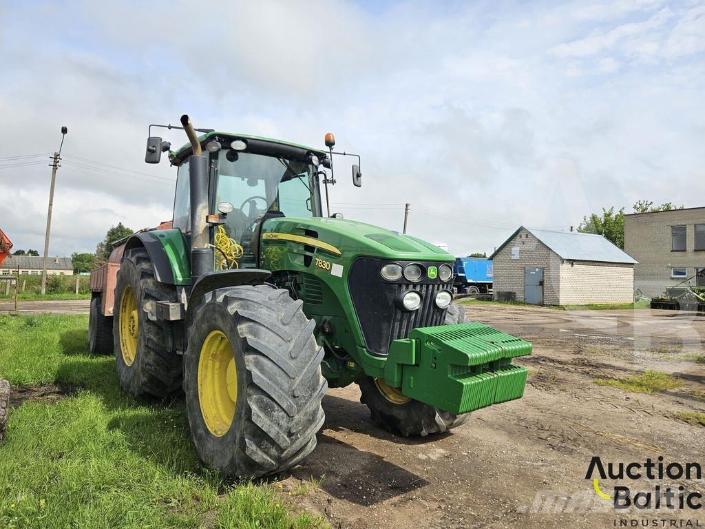 John Deere 7830 Traktory