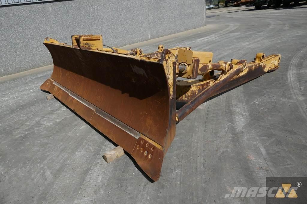 CAT D8T Blade Radlice