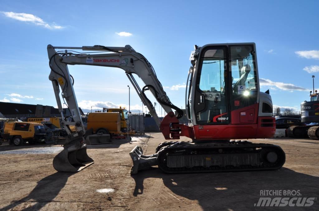 Takeuchi TB 250-2 Mini rýpadla < 7t