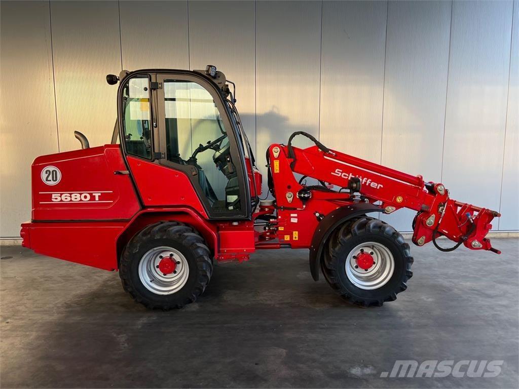 Schäffer 5680 T Kolové nakladače
