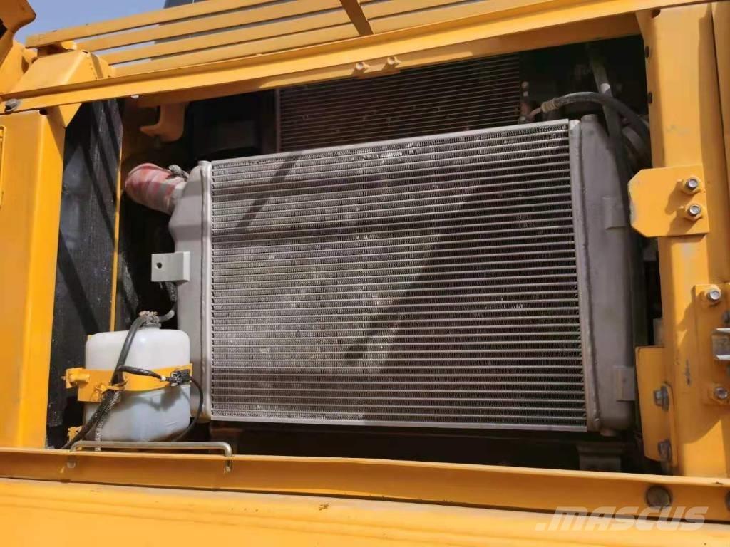 Komatsu PC360-7 Pásová rýpadla