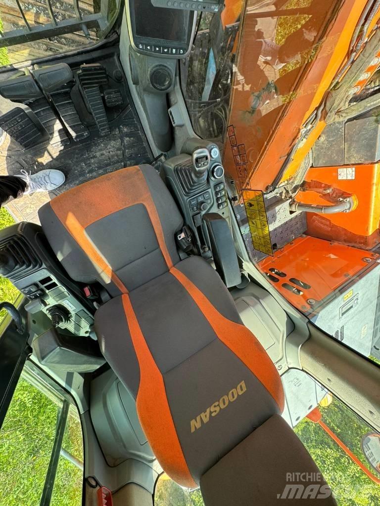 Doosan DX 140 LCR Pásová rýpadla