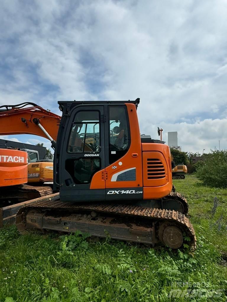 Doosan DX 140 LCR Pásová rýpadla