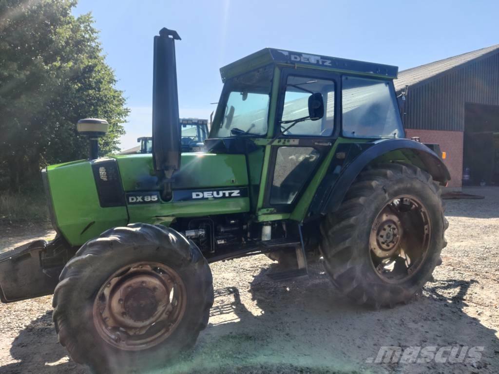 Deutz DX 85 ALLRAD Traktory