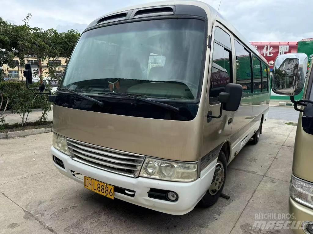 Toyota Coaster Minibusy