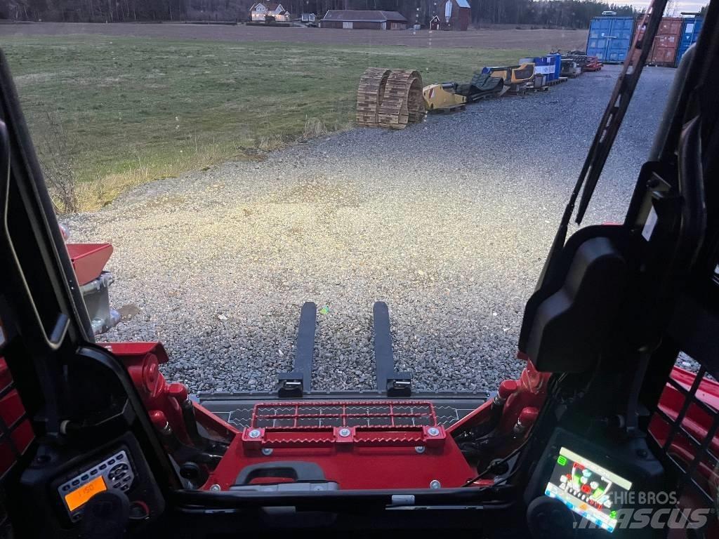 Takeuchi TL12-V2 Smykem řízené nakladače