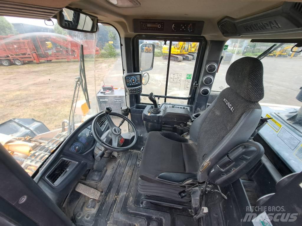 Hyundai HL940 Kolové nakladače