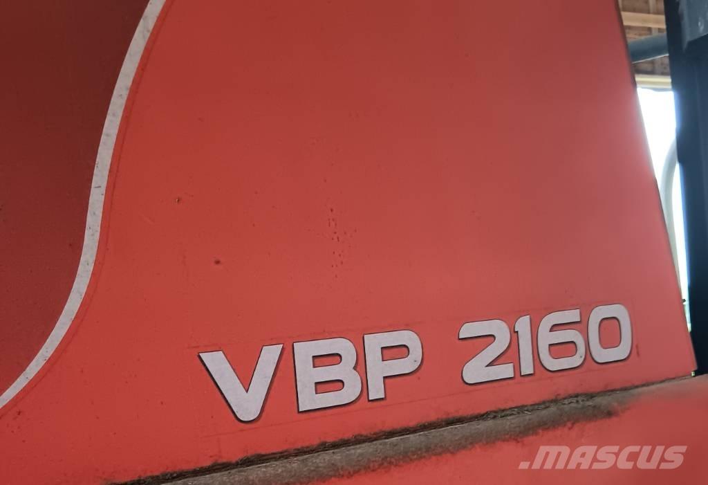 Kuhn VBP 2160 Lis na válcové balíky