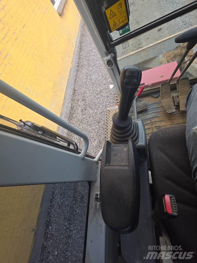 Takeuchi TB 290 Midi rýpadla 7t - 12t