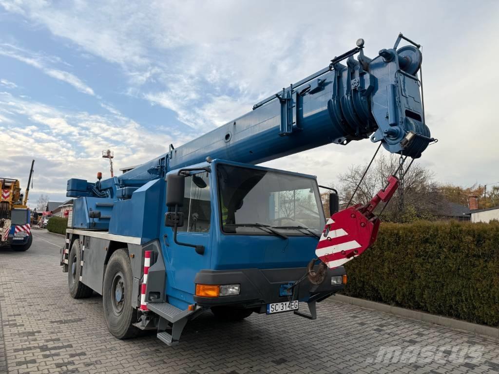 Liebherr LTM 1030-2 Univerzální terénní jeřáby