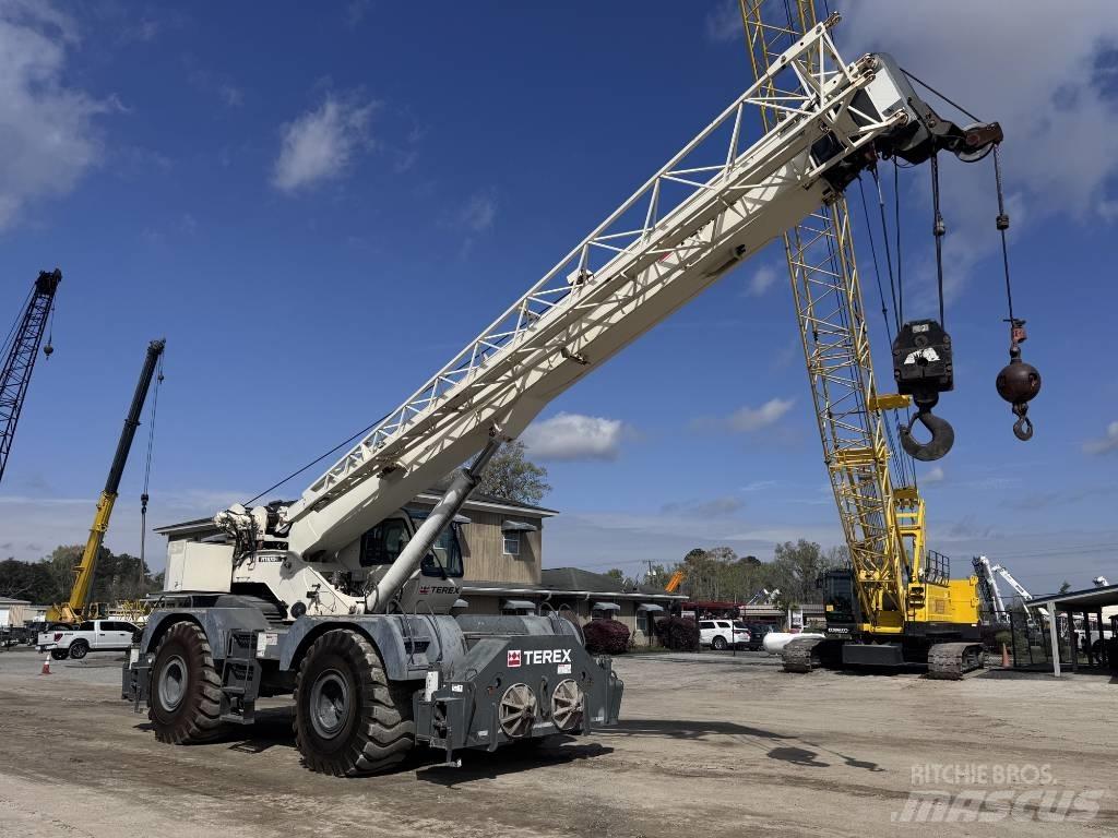 Terex RT 670 Jeřáby pro těžký terén