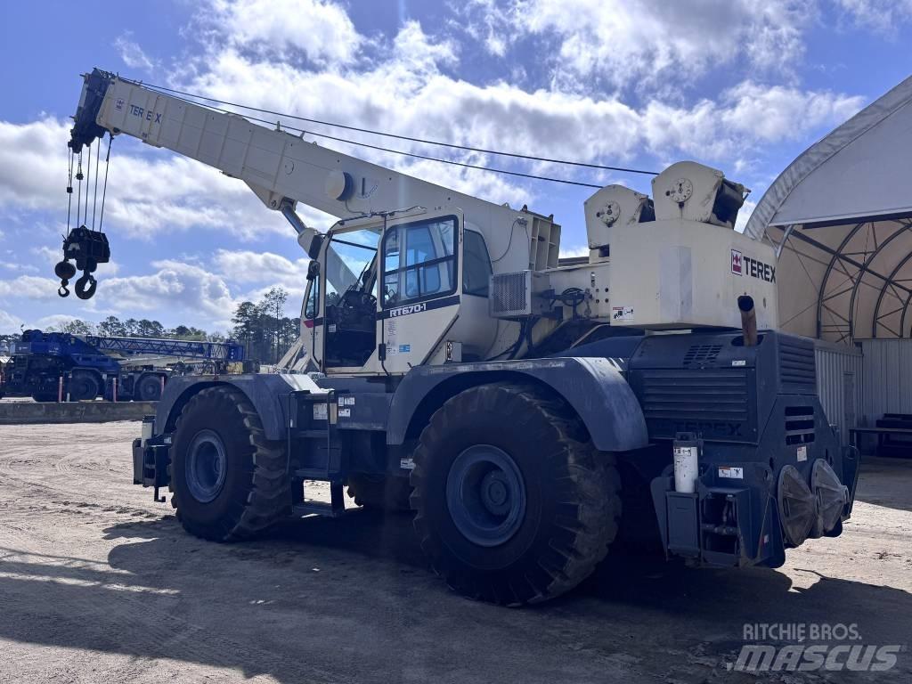 Terex RT 670 Jeřáby pro těžký terén