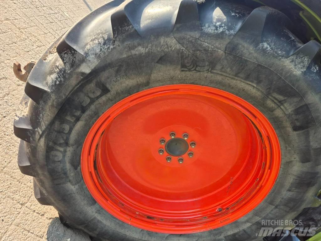 CLAAS Axos 340 Traktory