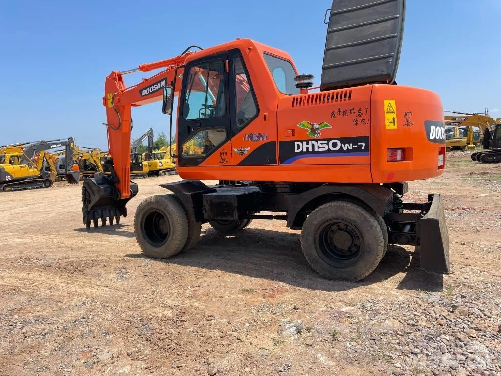 Doosan 150 Kolová rýpadla