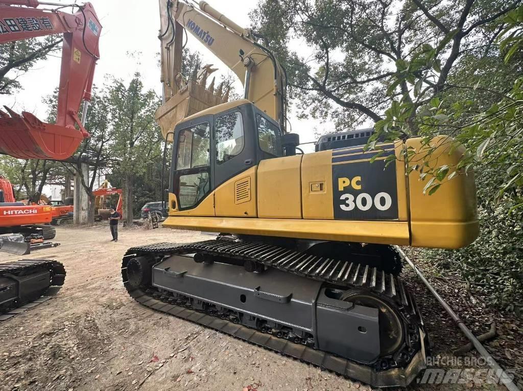 Komatsu PC 300 Pásová rýpadla