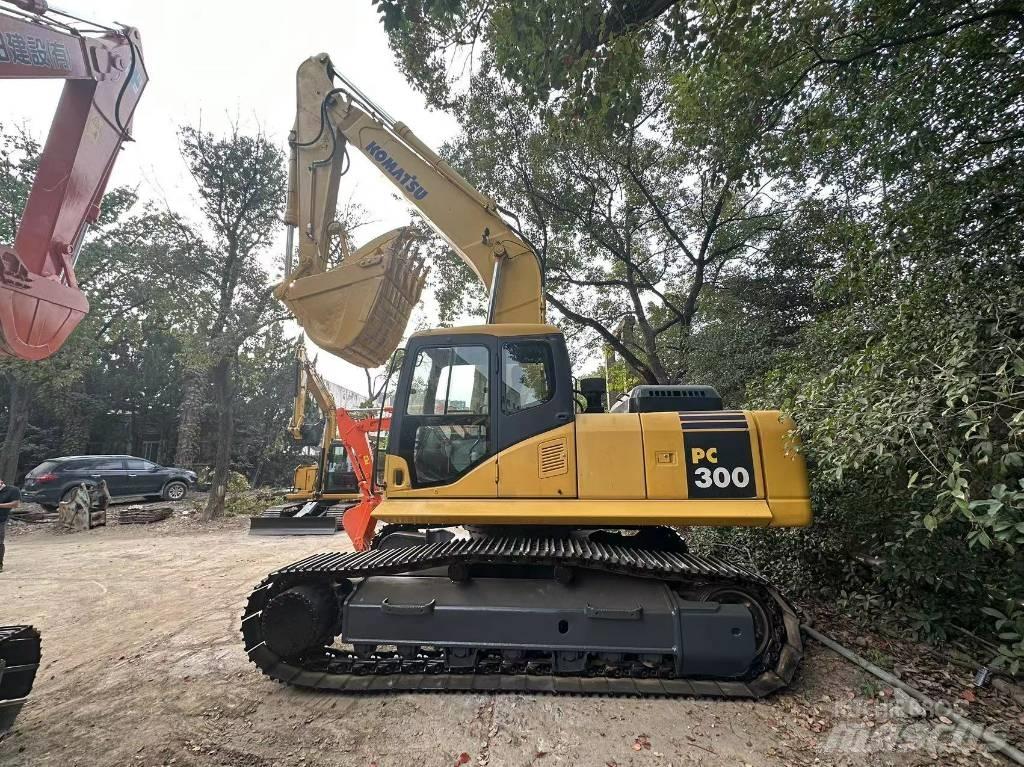 Komatsu PC 300 Pásová rýpadla