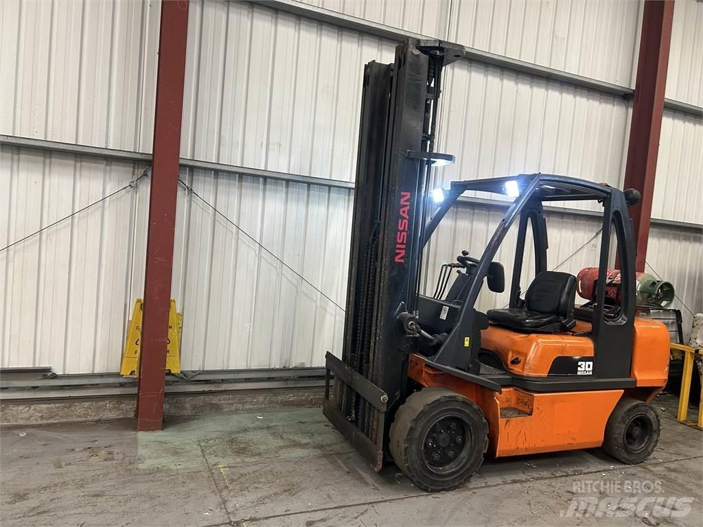 Nissan UGDO2A30PQ LPG vozíky