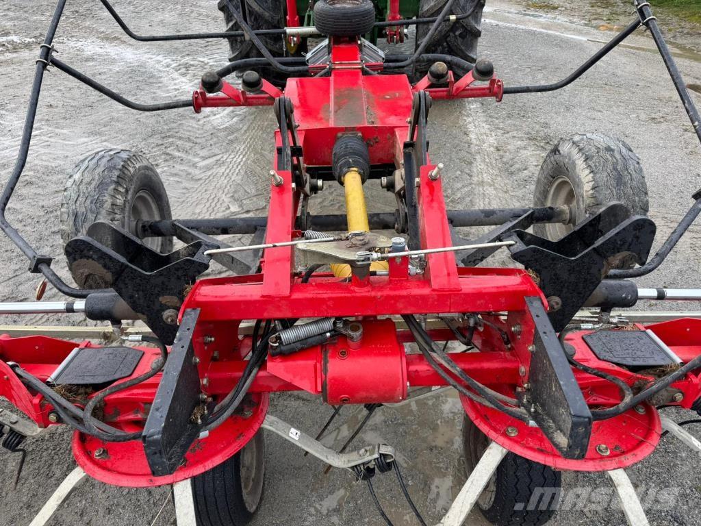 Fella TH901 trans Obraceče a shrabovače sena