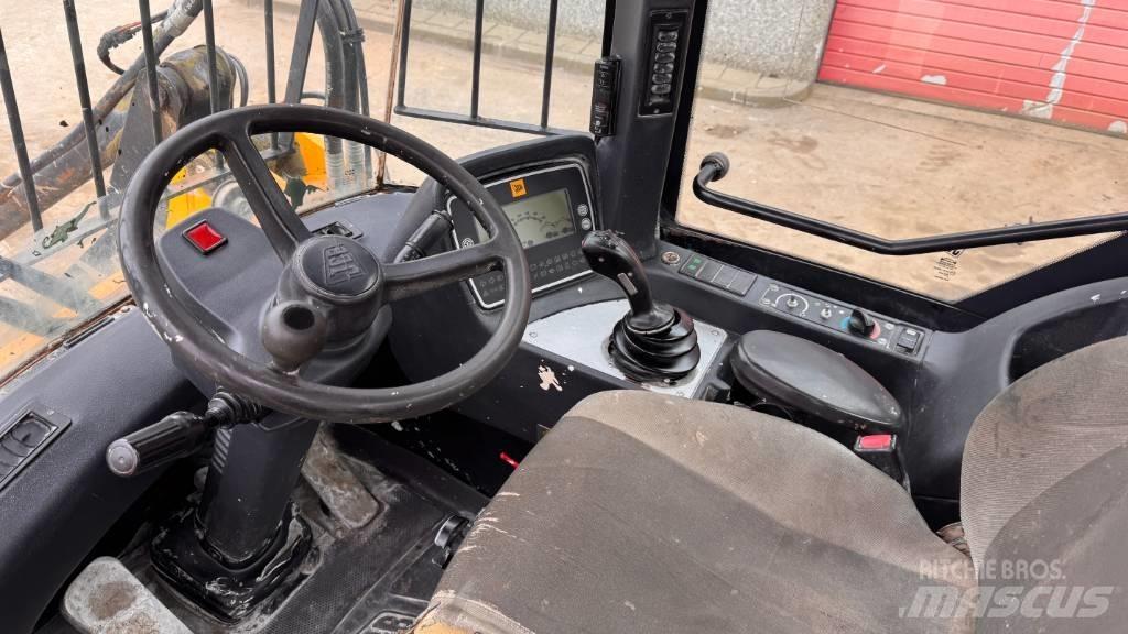 JCB 411 Kolové nakladače