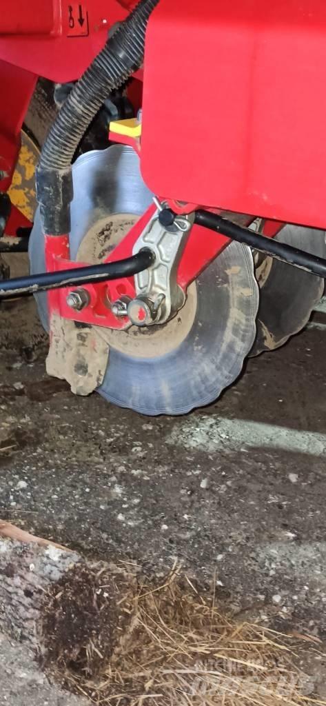 Väderstad Rapid400C Mechanické secí stroje