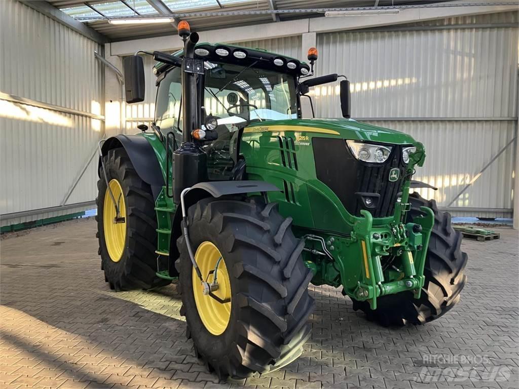 John Deere 6215R Traktory