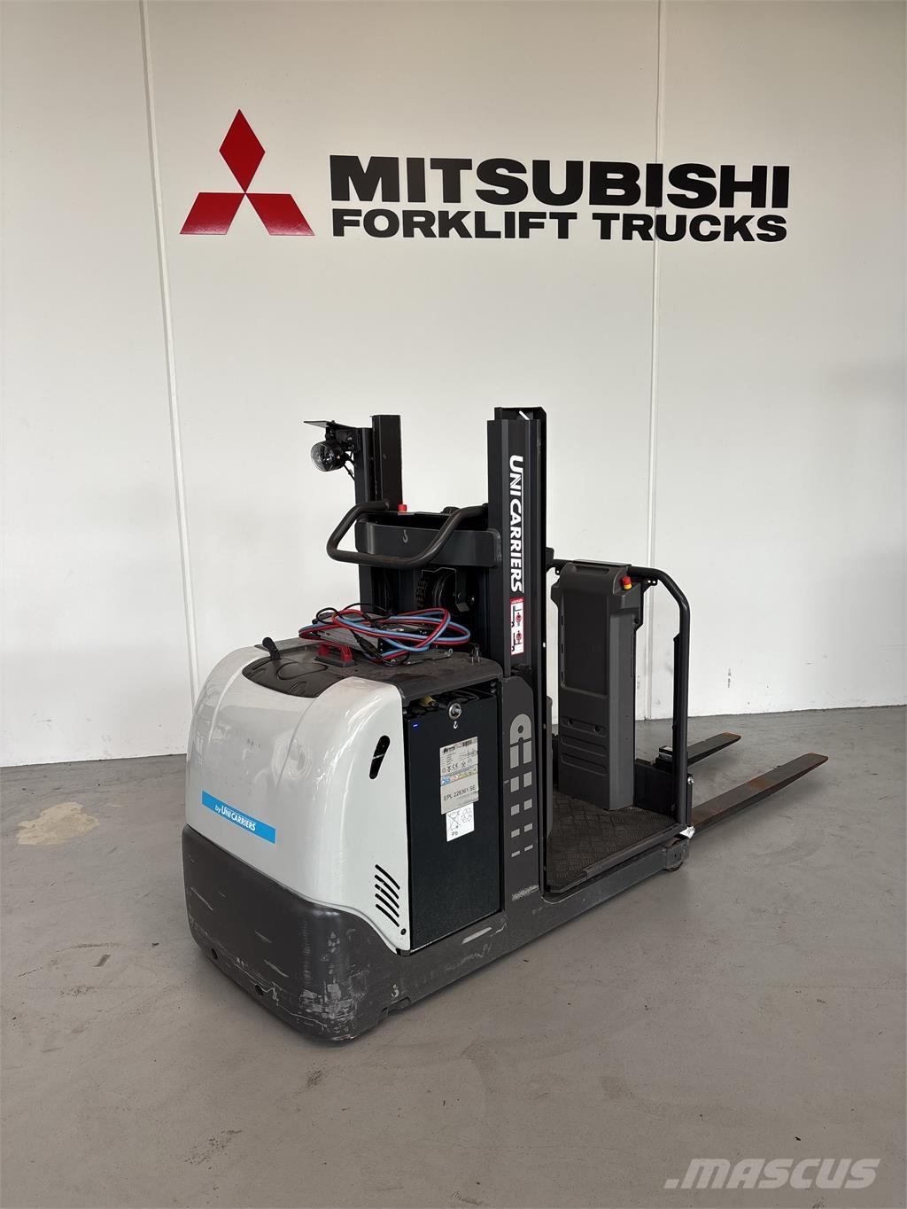 UniCarriers EPL100 Nízkozdvižné vozíky