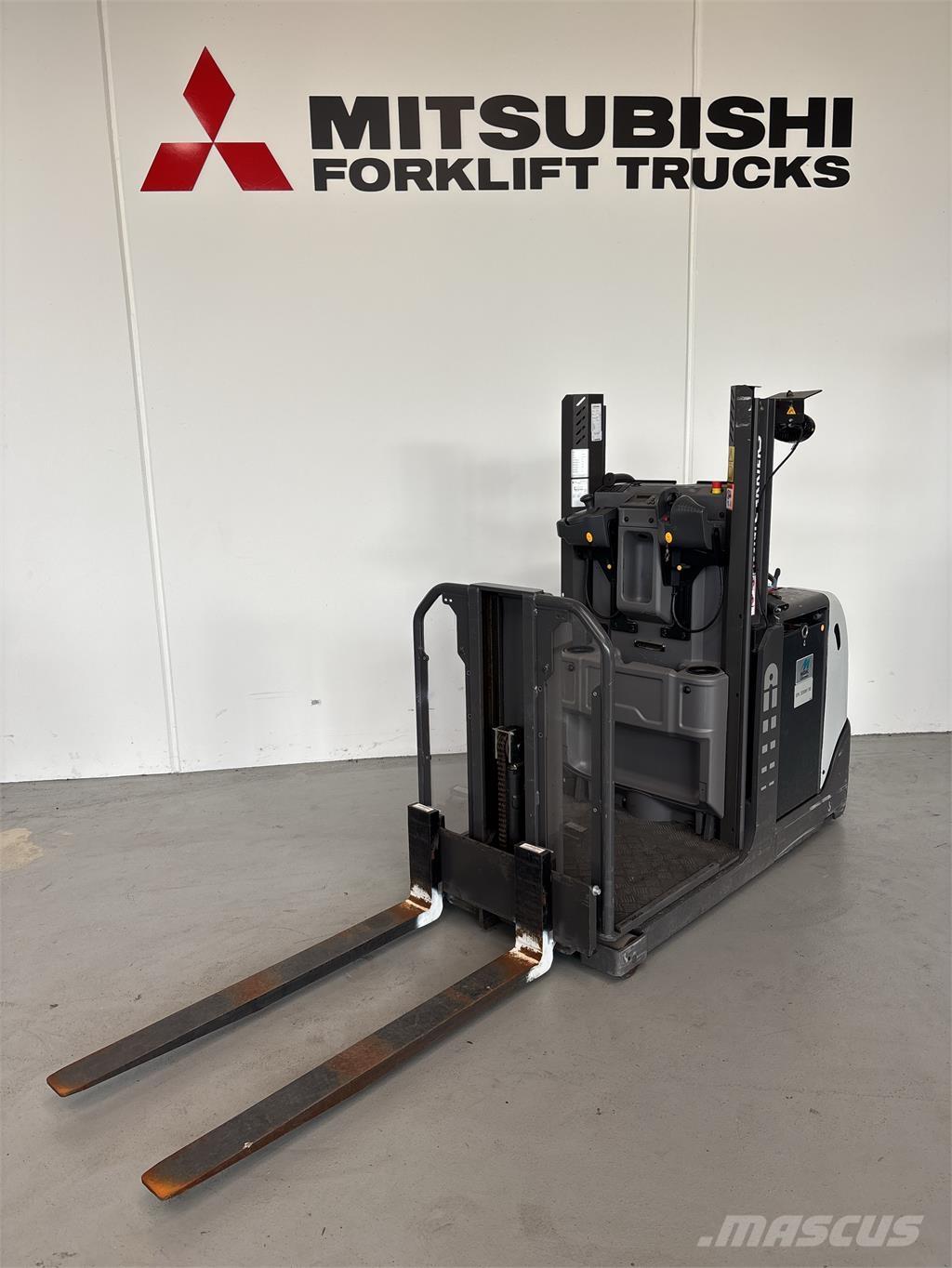 UniCarriers EPL100 Nízkozdvižné vozíky