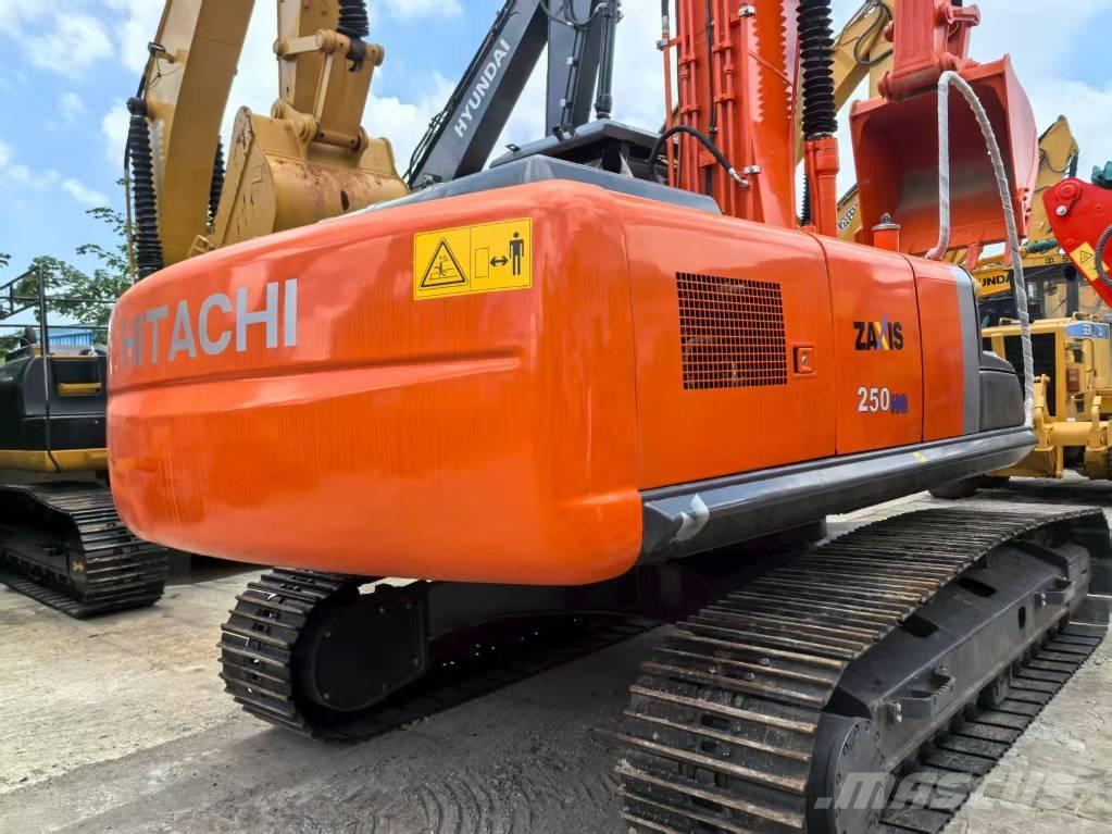 Hitachi ZX 250-3 Midi rýpadla 7t - 12t