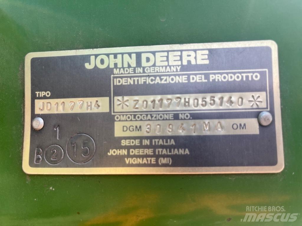 John Deere 1177 Sklízecí mlátičky
