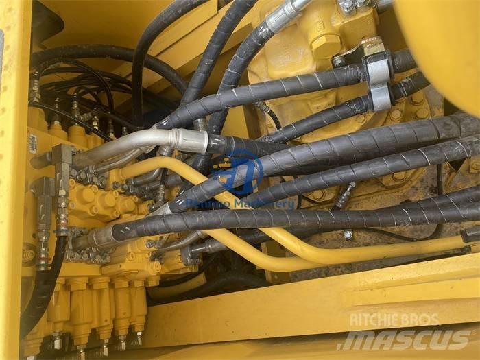 Komatsu PC 240 -8 Pásová rýpadla