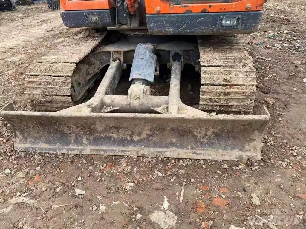 Doosan DX 75-9 Pásová rýpadla