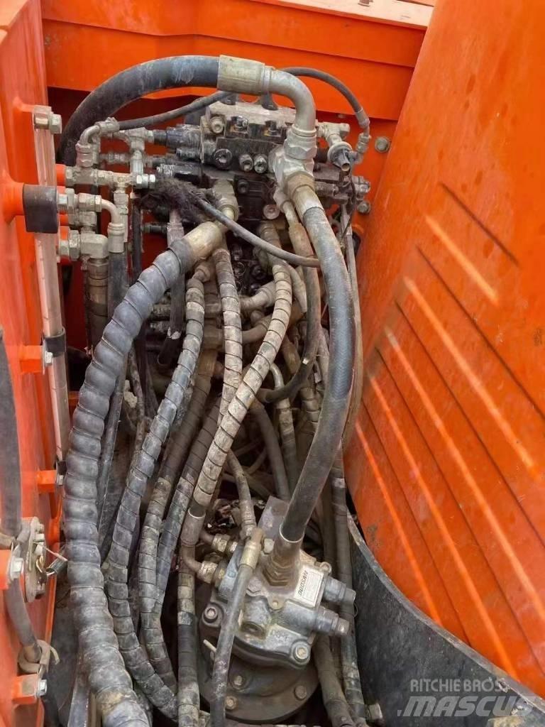 Doosan DX 75-9 Pásová rýpadla