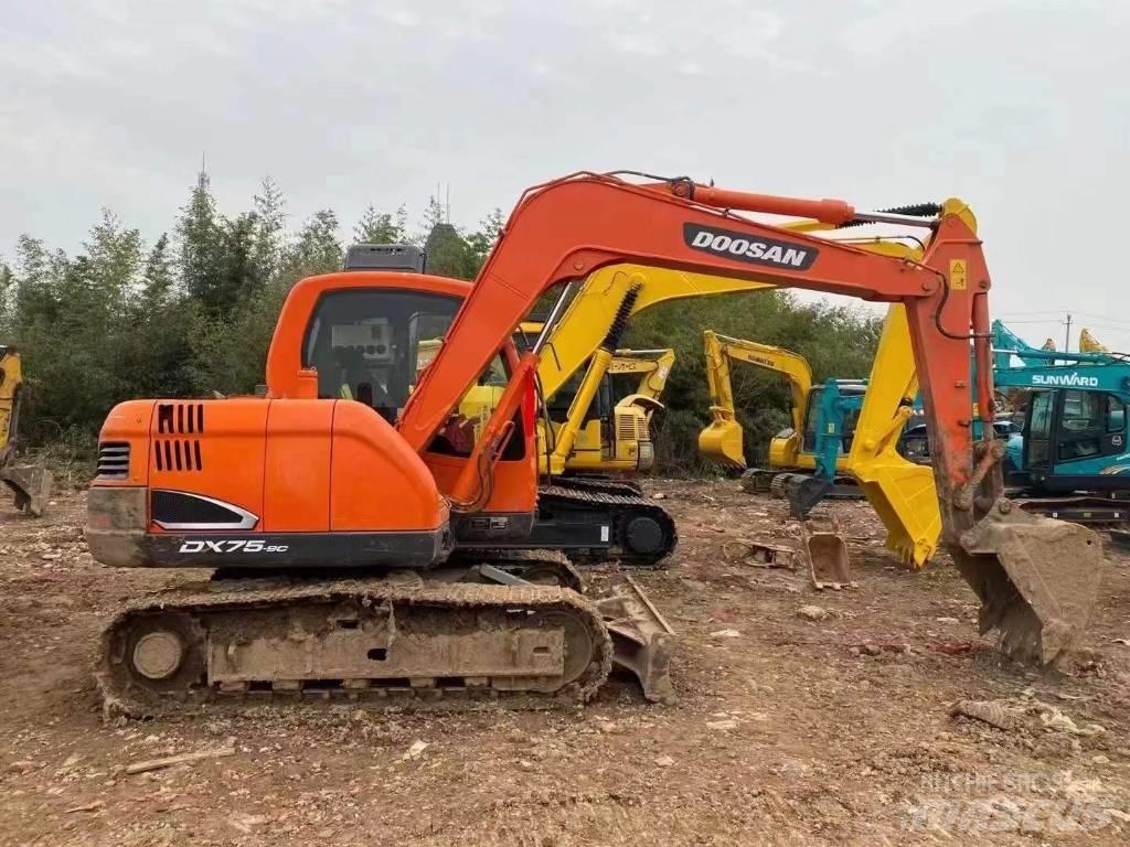 Doosan DX 75-9 Pásová rýpadla
