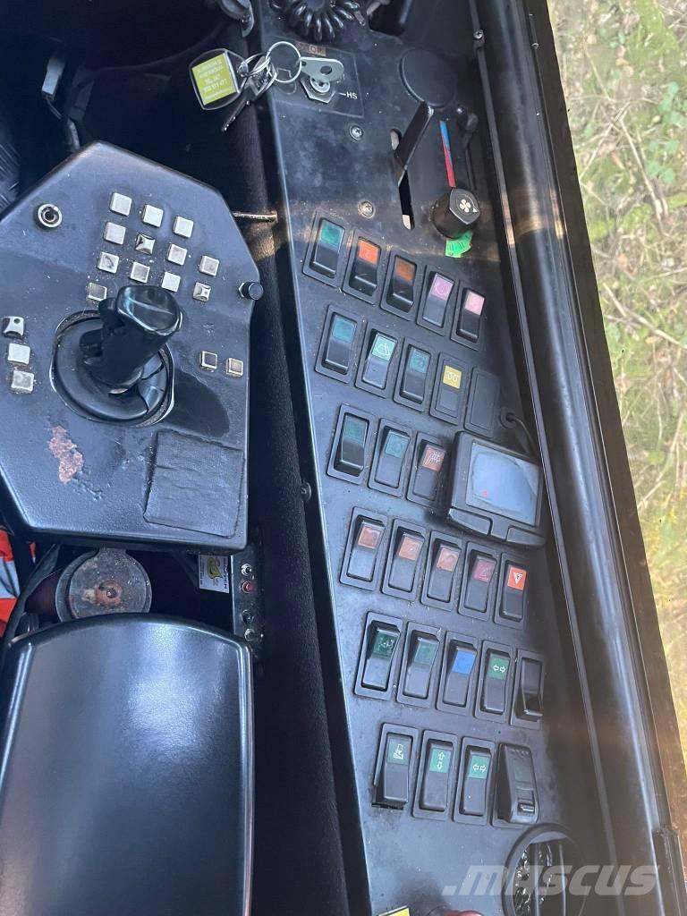 Sampo-Rosenlew 1066 Harvestory