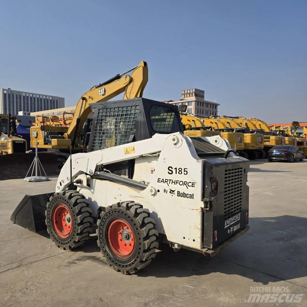 Bobcat S 185 Smykem řízené nakladače