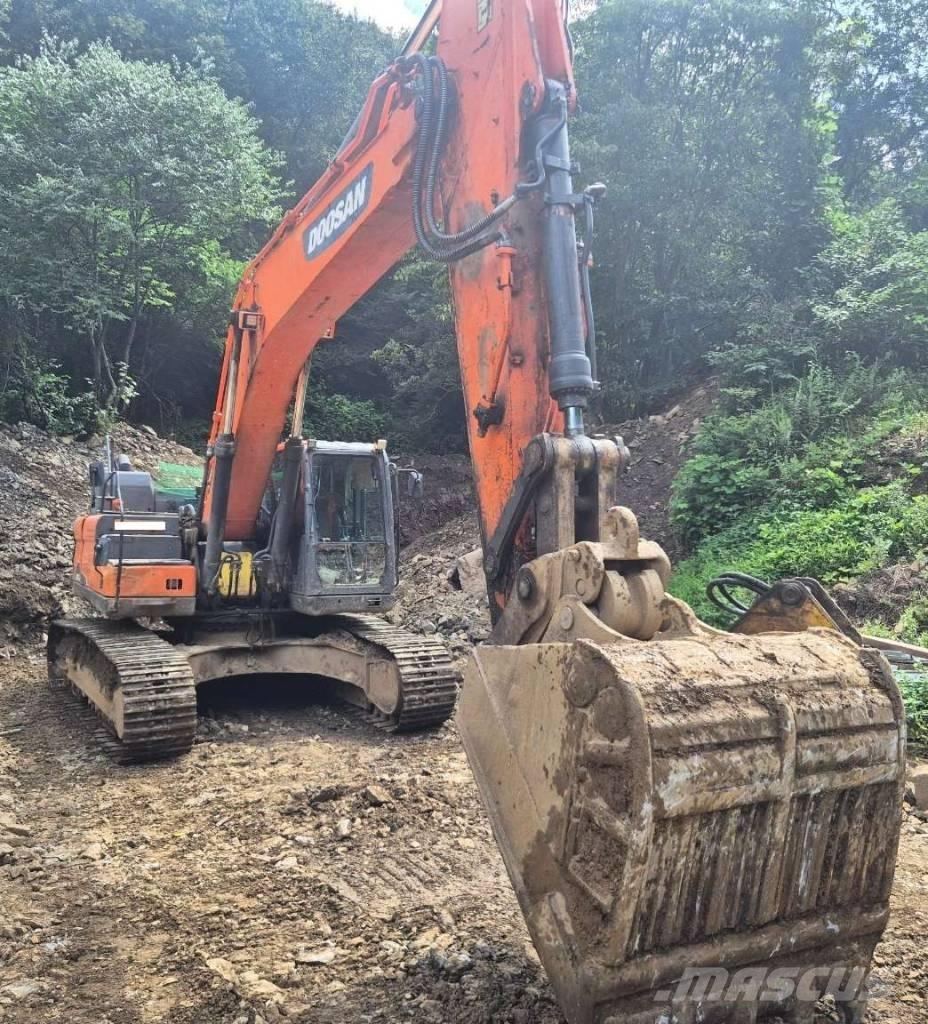 Doosan DX 300 LC-5 Pásová rýpadla