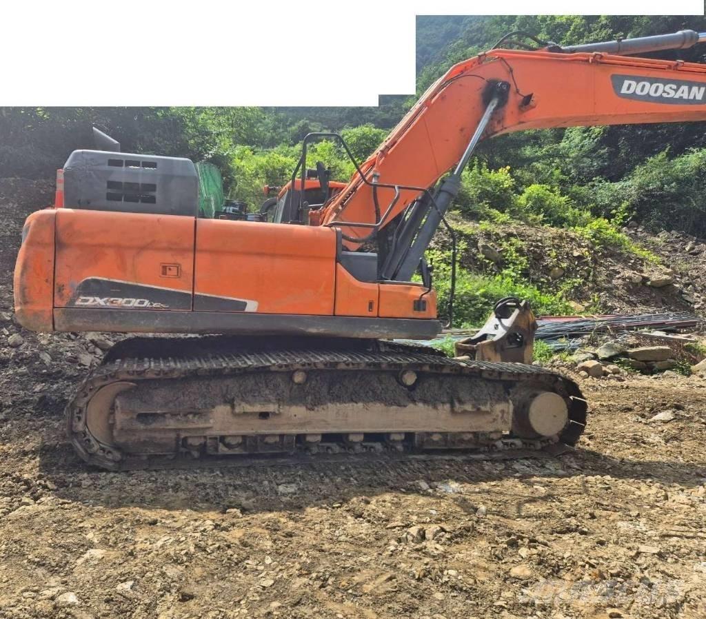 Doosan DX 300 LC-5 Pásová rýpadla