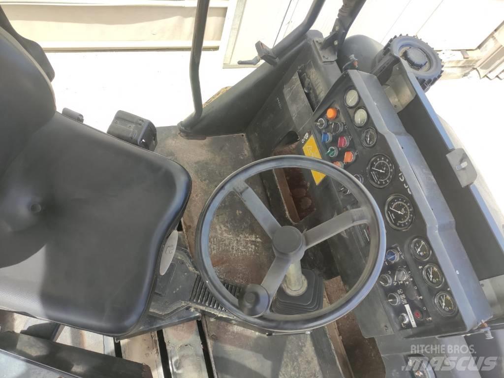 Dynapac CC 232 HF Tandemové válce