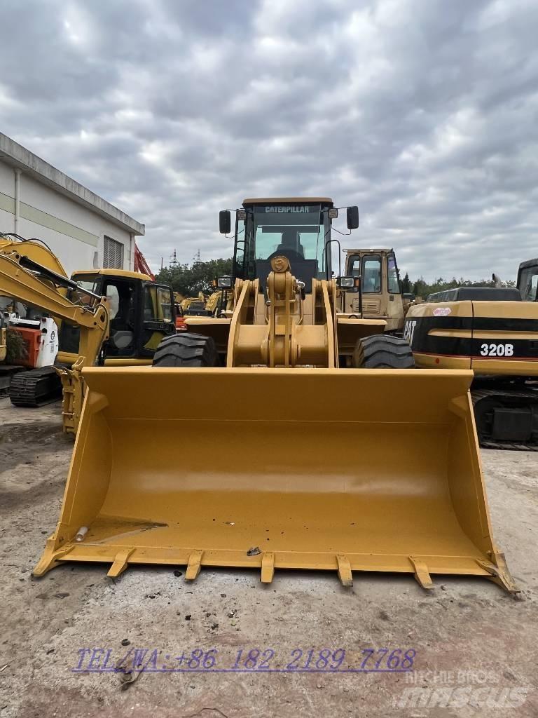 CAT 966L Kolové nakladače