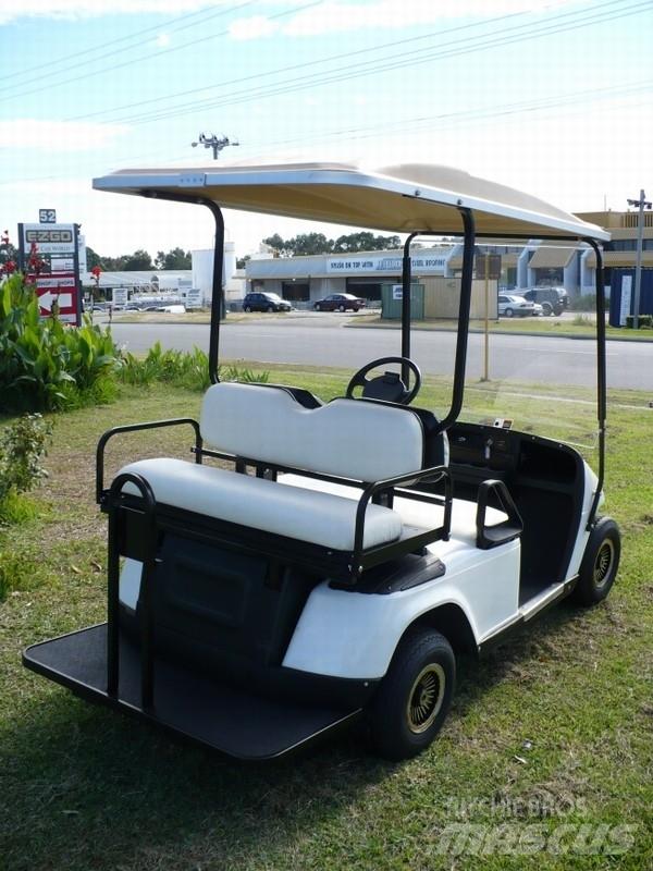 E-Z-GO TXT Golfové vozíky
