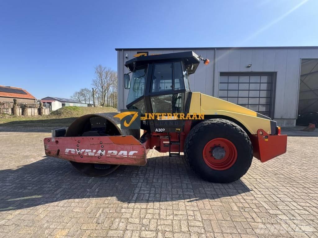 Dynapac CA 302 D Tahačové válce