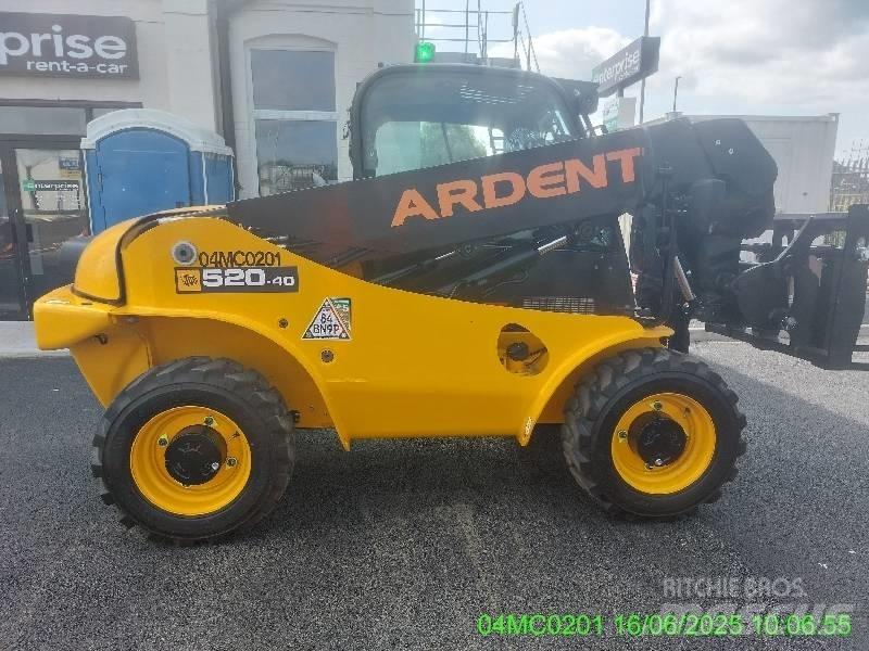 JCB 520-40 Teleskopické manipulátory