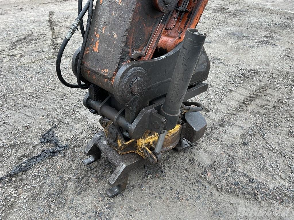 Hitachi ZX210LC-3 Pásová rýpadla
