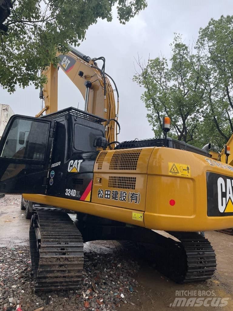 CAT CAT324D Midi rýpadla 7t - 12t