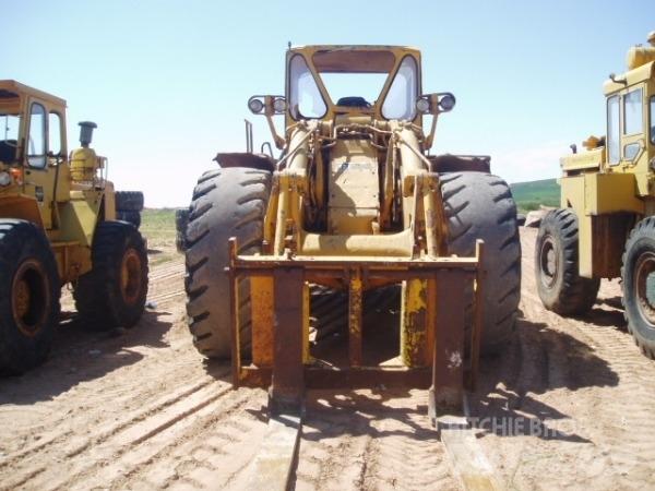 CAT 988 A Kolové nakladače