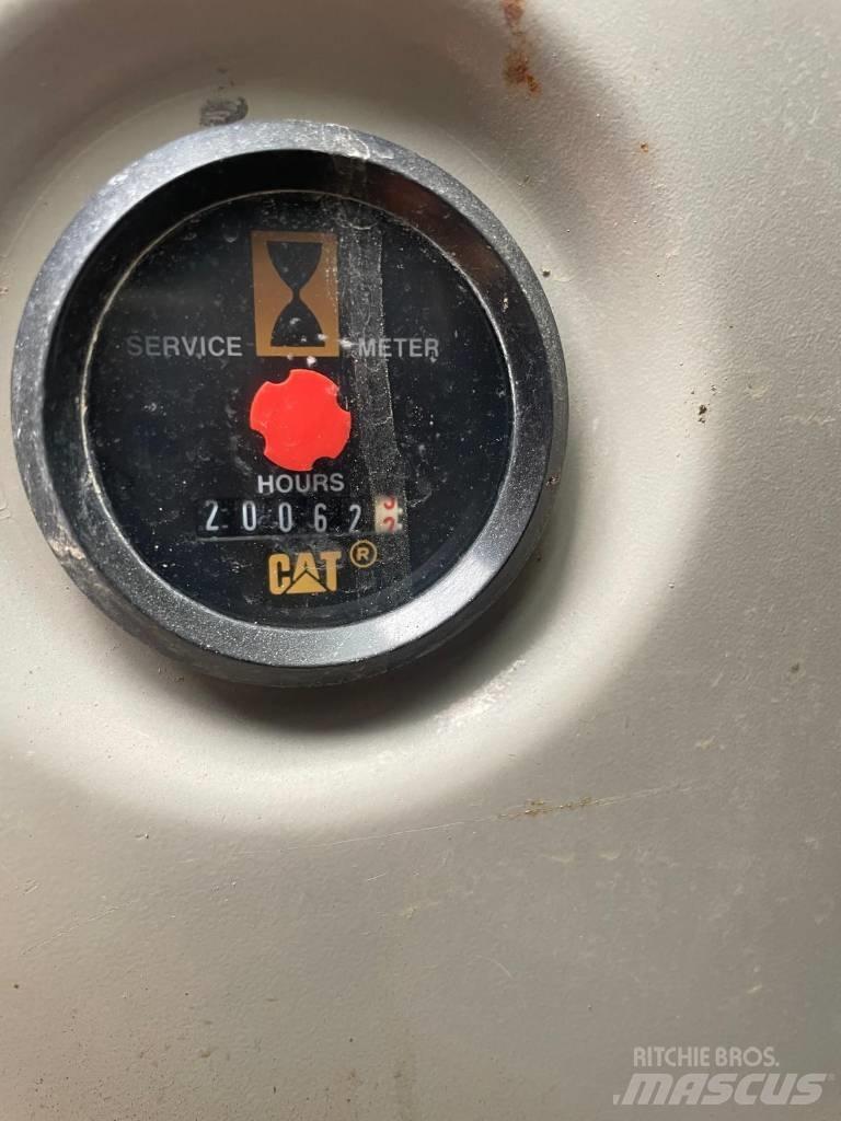CAT 321 C LCR Pásová rýpadla